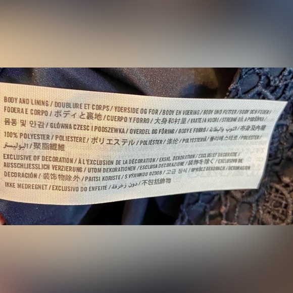 HOLLISTER Navy Lace Top and Skirt Set - Picture 8 of 9